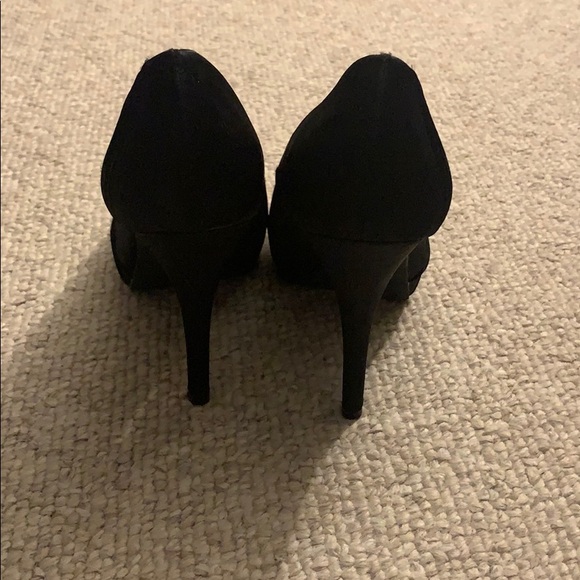 Women’s Jaqueline Ferrar 5” Black Heels - Picture 5 of 7